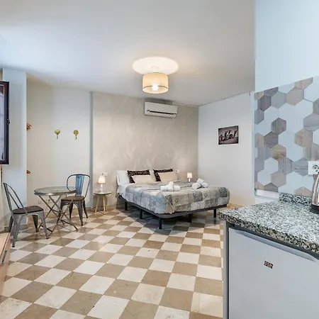 Adanar-las Columnas גרנדה